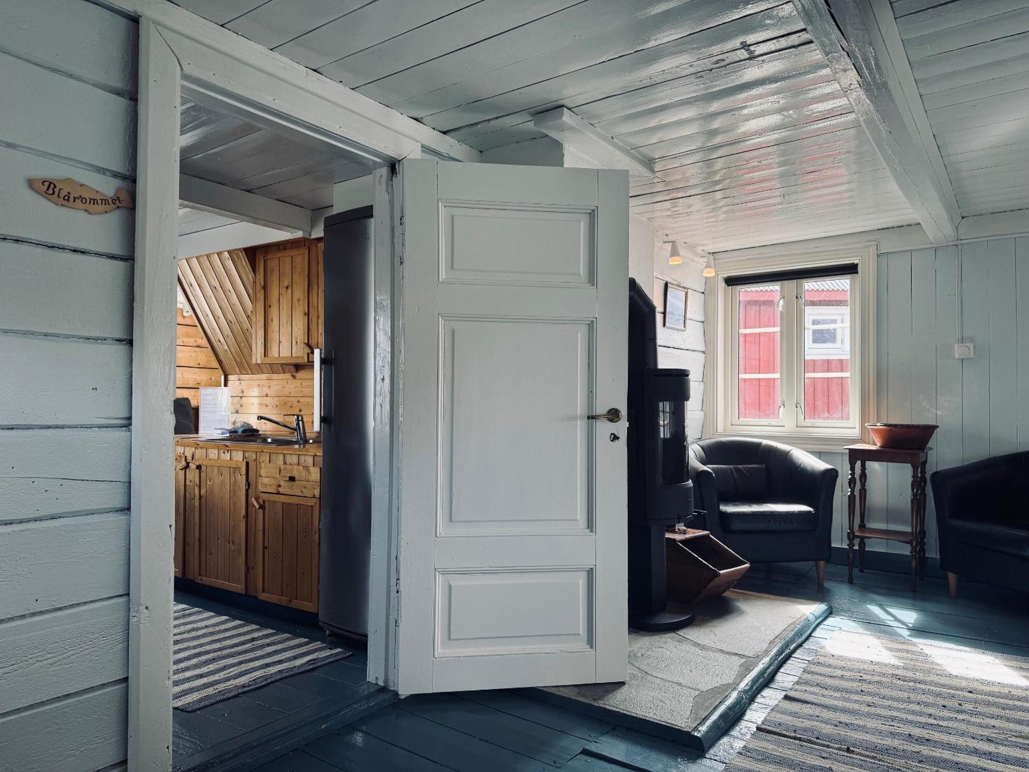 Toppoy Rorbuer Reine Buitenkant foto